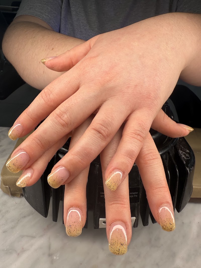 Elegant Nails Spa & Salon, nail salon in Pottstown, PA, photo 6 of 10